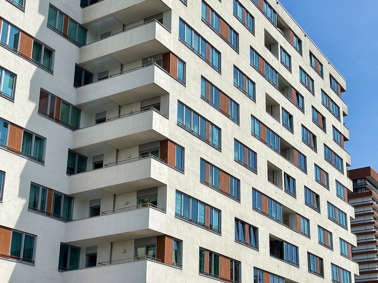 South Florida multifamily apartment building in Broward County representing a typical real estate depreciation investment scenario.
