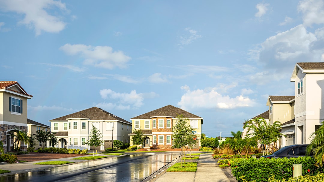Aerial view of a multifamily apartment complex in the Orlando metro area