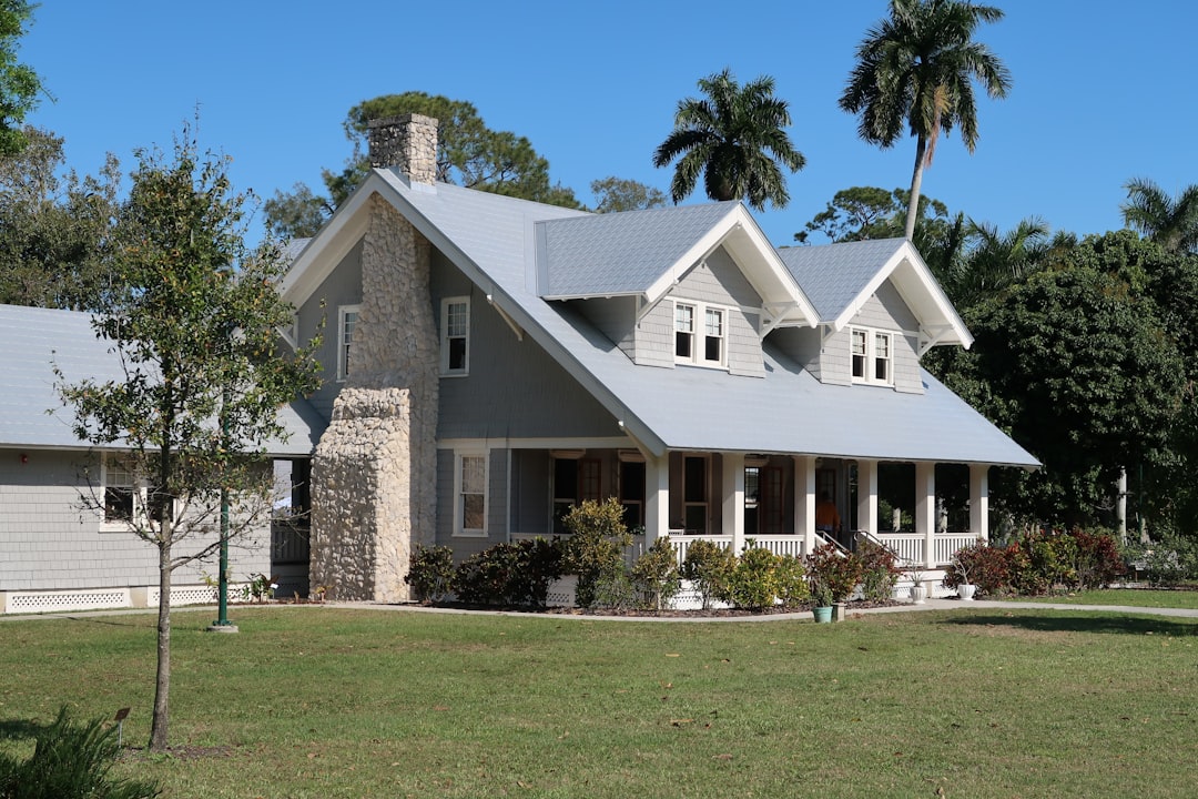 Appraiser documenting fair market value of an inherited Florida home